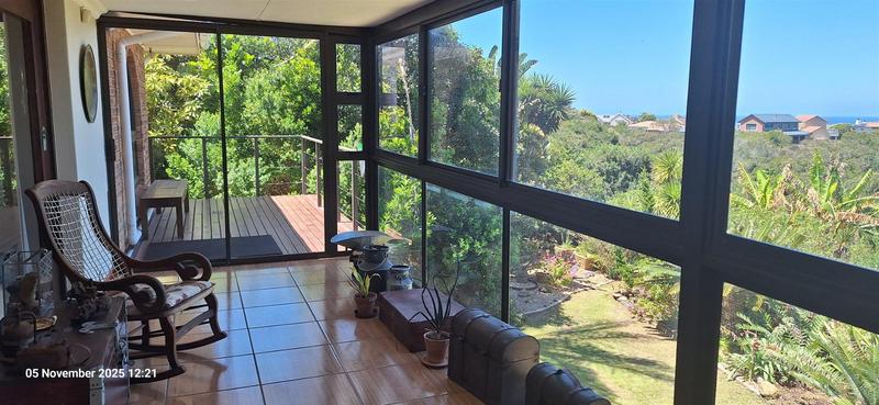 4 Bedroom Property for Sale in Outeniqua Strand Western Cape